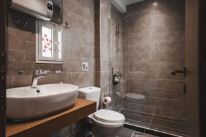 Ванна кімната в Holiday Meteora B