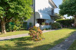 Gallery image of APARTMENT HOLIDAY VERSILIA in Camaiore