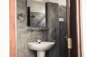 Bilik mandi di Gem Light Guest House
