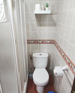 A bathroom at Apartamentos Isora