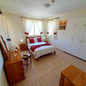 Photo de la galerie de l'établissement Lovely 2 bedroom apartment A206, 800m to the sea, à Paphos