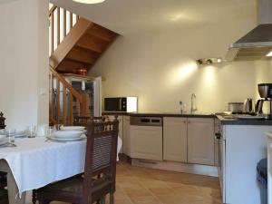 A cozinha ou cozinha compacta de Gîte Theuville, 3 pièces, 4 personnes - FR-1-649-4