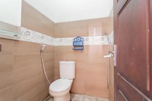 Bathroom sa Small Homestay Syariah Sikembar Ciwidey Mitra RedDoorz