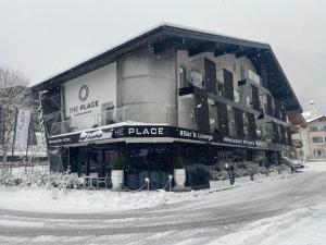 Obiekt The Place Boutique & Design Hotel Flachau zimą