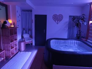 Posteľ alebo postele v izbe v ubytovaní Private Relax Armonia Wellness Apartment
