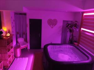 Posteľ alebo postele v izbe v ubytovaní Private Relax Armonia Wellness Apartment