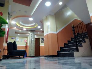 El lobby o recepción de HOTEL VELANEZ SUITE Riobamba
