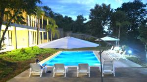 The swimming pool at or close to Tekoa Lodge