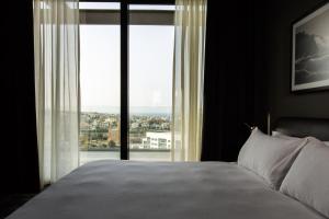 Cama o camas de una habitación en InterContinental Malta by IHG