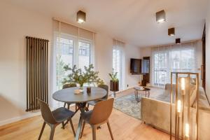 Posedenie v ubytovaní Apartament Deluxe BLACK ORCHID Baltic Concept Dźwirzyno