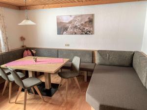 Istumisnurk majutusasutuses Apartment Neuner-1 by Interhome