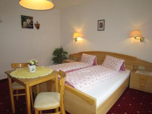 Łóżko lub łóżka w pokoju w obiekcie Apartment Beate by Interhome