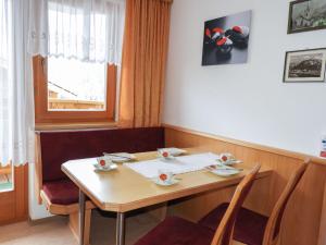Posezení v ubytování Apartment Bergfeld-1 by Interhome