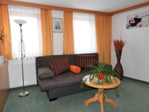 Posezení v ubytování Apartment Bergfeld-1 by Interhome