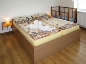 Postel nebo postele na pokoji v ubytování Holiday Home Jitka by Interhome