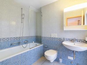 Bilik mandi di Apartment Cook P1-3 by Interhome
