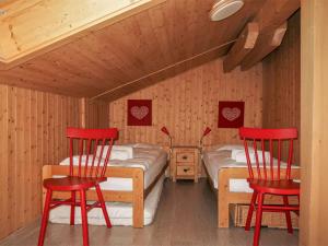 Letto o letti in una camera di Apartment Bisse-Vieux A-4 by Interhome