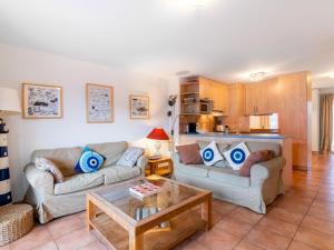 Una cocina o cocineta en Apartment Vasco de Gama B8-R by Interhome