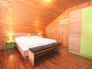 Postel nebo postele na pokoji v ubytování Apartment Heidi-3 by Interhome