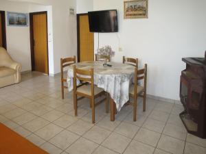 Fotografia z galérie ubytovania Holiday Home Bokolj - PSM154 by Interhome v destinácii Dobropoljana + 11 fotografií