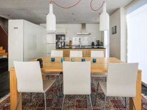 Kuchyň nebo kuchyňský kout v ubytování Apartment Melina by Interhome