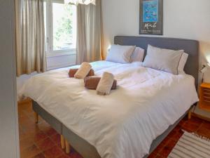 Postel nebo postele na pokoji v ubytování Apartment Clair-Azur B 65 by Interhome