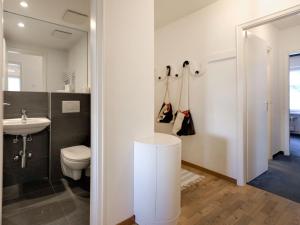 Koupelna v ubytování Apartment Chesa Romantica 17 by Interhome