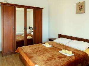 Posteľ alebo postele v izbe v ubytovaní Apartment Rudez-1 by Interhome