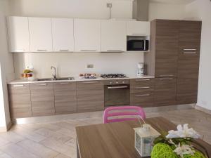 Ett kök eller pentry på Apartment Margherita-2 by Interhome