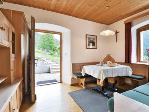 En eller flere senge i et værelse på Apartment Mastle by Interhome