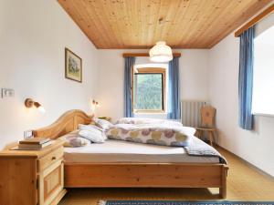 En eller flere senge i et værelse på Apartment Mastle by Interhome