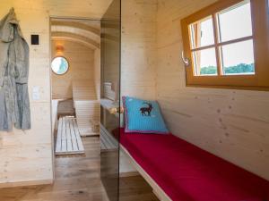 Postel nebo postele na pokoji v ubytování Apartment Ahorn by Interhome