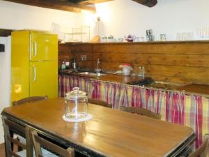 Kitchen o kitchenette sa Holiday Home Borgo La Cella-2 by Interhome