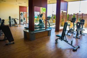Beau Site Belle Vue Hotel tesisinde fitness merkezi ve/veya fitness olanakları