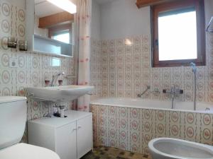 Een badkamer bij Apartment Parc B 431 by Interhome