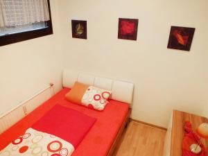 Ένα ή περισσότερα κρεβάτια σε δωμάτιο στο Apartment Terrassenpark-4 by Interhome