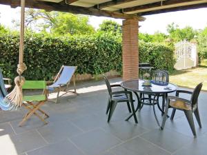 Vonkajšia záhrada v ubytovaní Holiday Home Luisa by Interhome