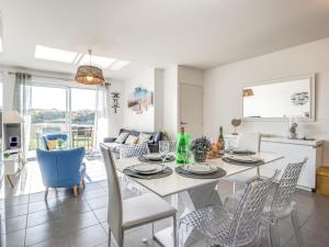 Foto da galeria de Apartment Le Domaine de Fort Neuf by Interhome em Port-Haliguen