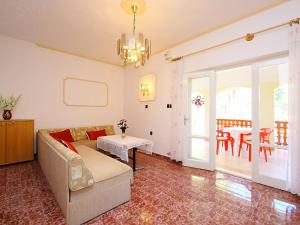 Posedenie v ubytovaní Apartment Daisy 2 by Interhome