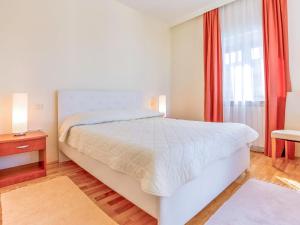 Postel nebo postele na pokoji v ubytování Apartment File-3 by Interhome