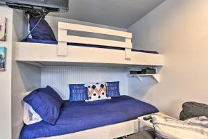 Welcoming Auburn Studio - 1 Block to Campus!客房内的一张或多张床位