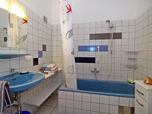 Kúpeľňa v ubytovaní Apartment Tichy by Interhome