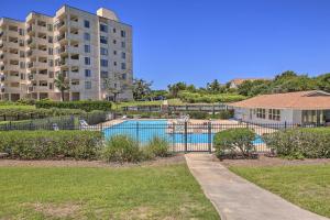 Gallery image of Emerald Isle Condo with Direct Access to Ocean! in Emerald Isle