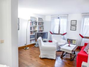 Posezení v ubytování Apartment Chesa Sonnalpine B 52 by Interhome + 16 fotografií