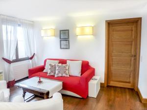 Posezení v ubytování Apartment Chesa Sonnalpine B 52 by Interhome
