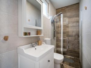 Kúpeľňa v ubytovaní Holiday Home Ofelia by Interhome + 11 fotografií