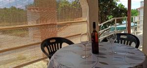 Reštaurácia alebo iné gastronomické zariadenie v ubytovaní Apartments Kornati