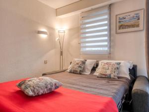 Postel nebo postele na pokoji v ubytování Studio Ty Avel-1 by Interhome