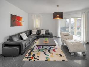 Fotografia z galérie ubytovania Apartment Lucia-1 by Interhome v destinácii Kmeti