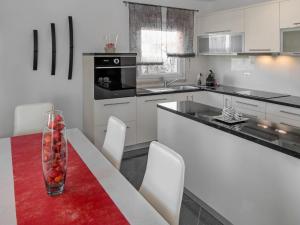 Fotografia z galérie ubytovania Apartment Lucia-1 by Interhome v destinácii Kmeti